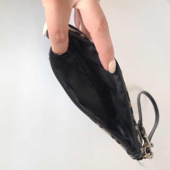 Coach | Classic Logo Wristlet Canvas - Picture 6 of 8